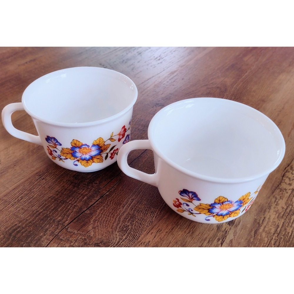 Vintage - Set of 2 Arcopal France Milk Glass Coffee Mugs/Teacups Floral Pattern